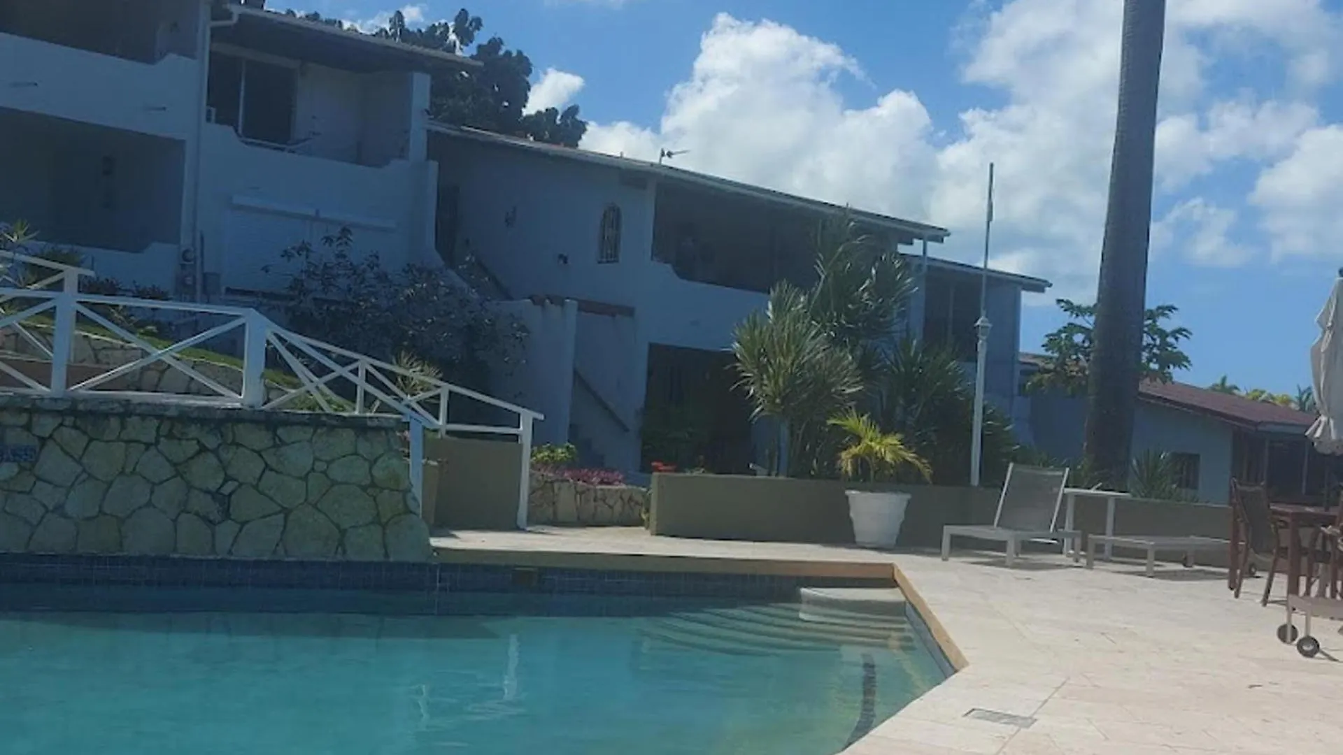 Attractive 2-Bed Apartment Stunning Sea View Dickenson Bay Antigua/Barbuda